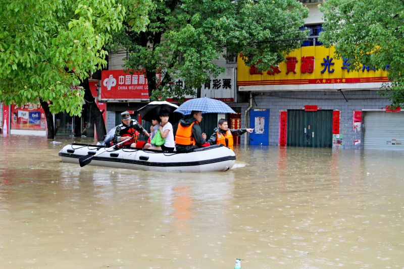 安徽多地爆發(fā)洪水 巢湖市35座水庫溢洪