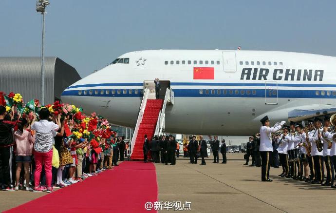 澳門鋪開紅地毯：鮮花樂隊(duì)盛迎李克強(qiáng)