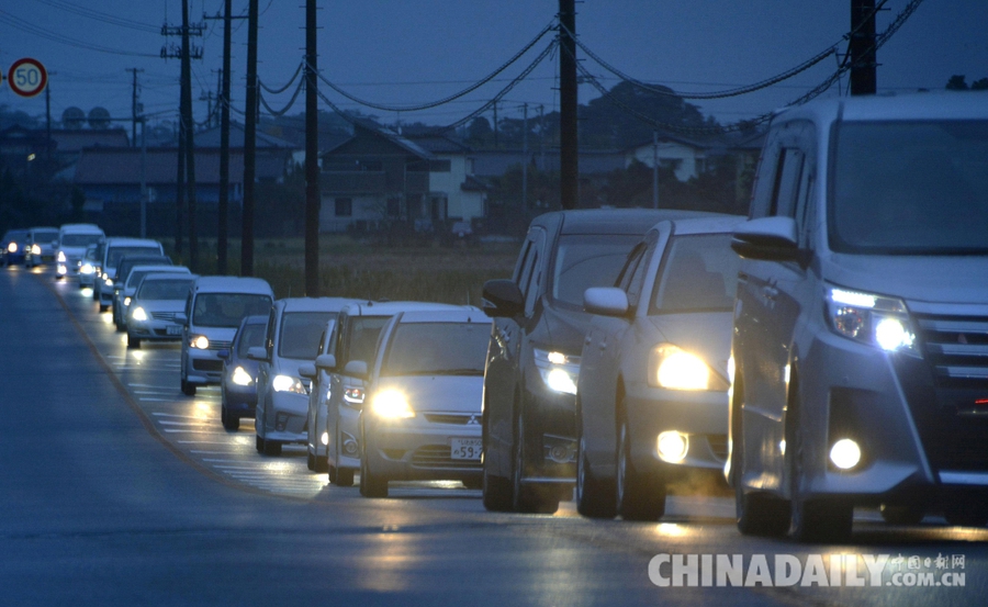 日本福島7.4級(jí)地震 大批民眾撤離