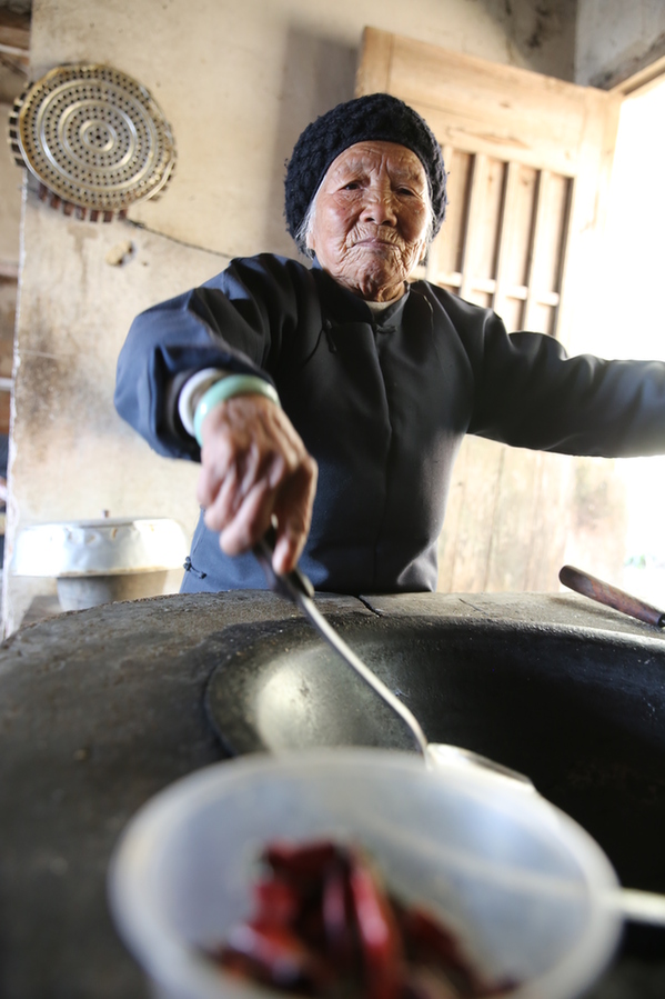 高手在民間：94歲功夫奶奶成網(wǎng)紅