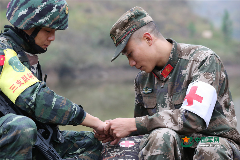 戰(zhàn)場(chǎng)無(wú)亞軍 武警官兵三峽腹地上演現(xiàn)實(shí)版“絕地求生”