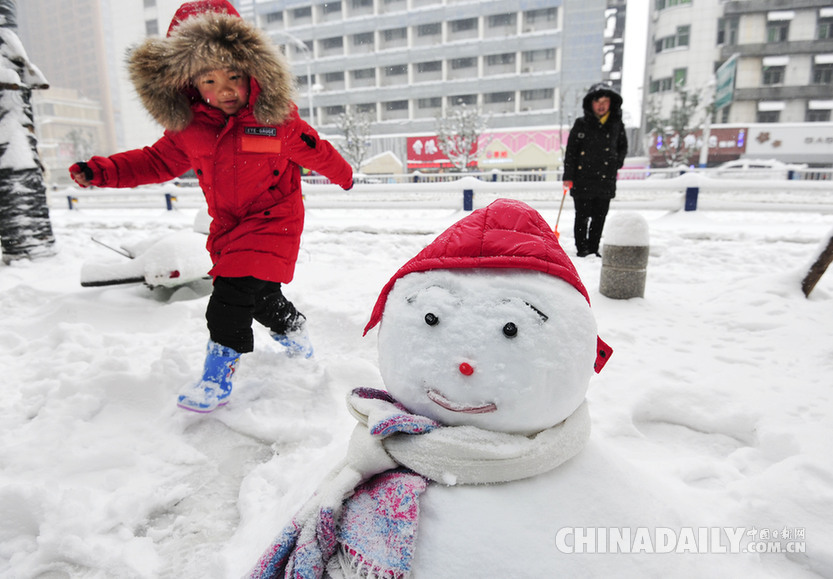 直擊我國(guó)多地迎來(lái)強(qiáng)降雪