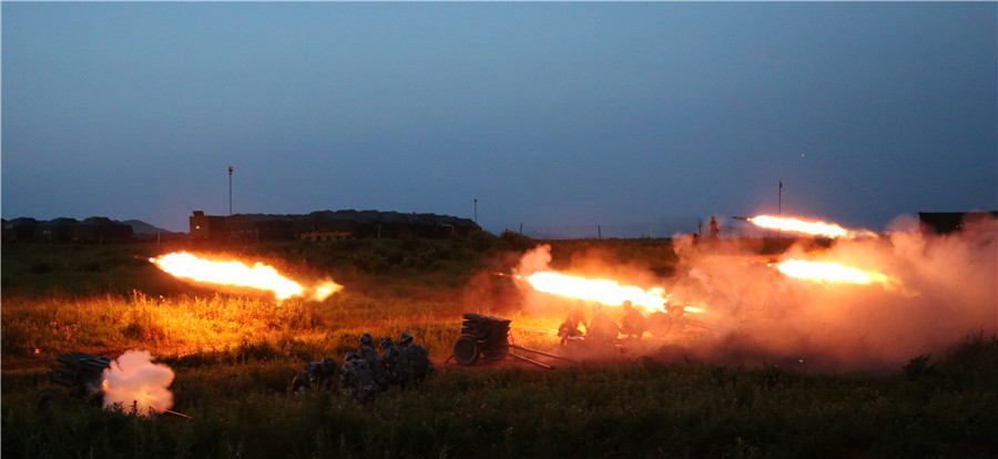 空降炮兵部隊(duì)開展跨晝夜實(shí)彈演練