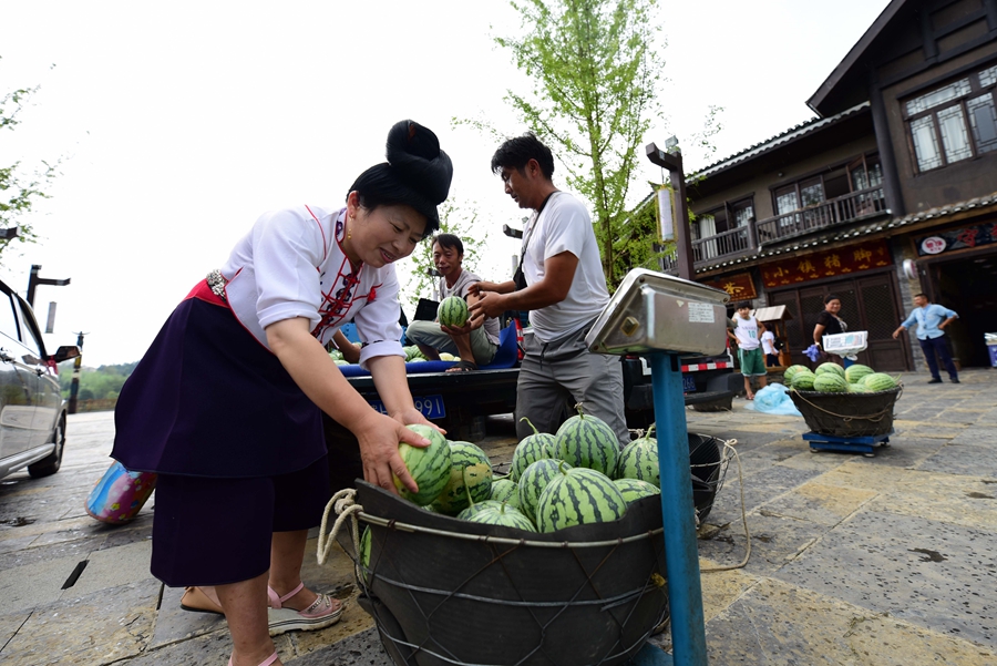 貴州丹寨：趣味“西瓜節(jié)”歡樂(lè)度周末