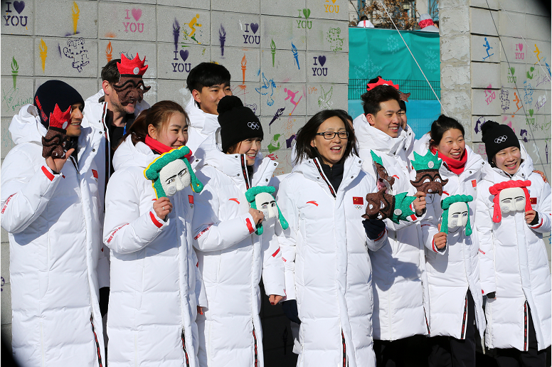 平昌冬奧會中國體育代表團升旗儀式在江陵運動員村舉行